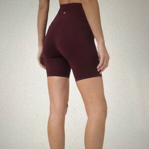 Lululemon Wunder Train High-Rise Short 6”